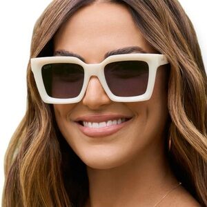 DIFF The Navy Sunglasses Polarized Meringue Frame Grey Gradient Lens Square NWT